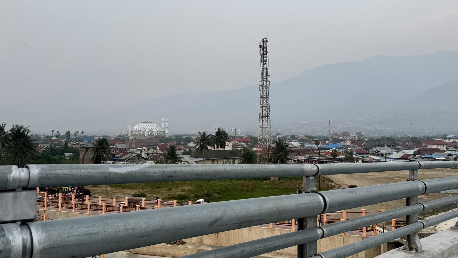 Pemantauan kualitas udara di Kota Palu pada Selasa, 13 Oktober 2026.