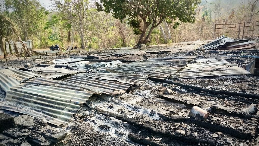 Kebakaran rumah yang menghanguskan bangunan beserta harta benda di wilayah Desa Korondoda, Kabupaten Tojo Una-Una.